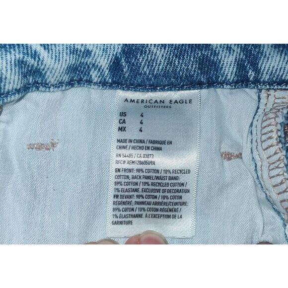 American Eagle Strigid jean shorts frayed distressed Size 4 light wash asymmetri - Picture 12 of 16